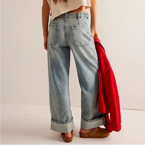 Free People Palmer Cuffed Jean in La La Land - Picture 2 of 10